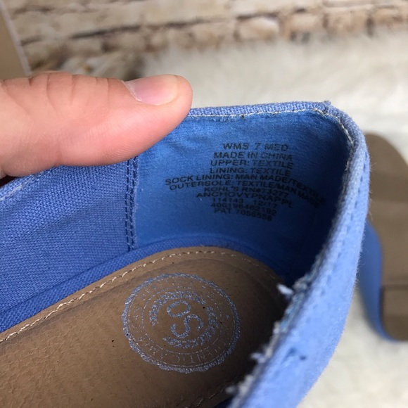 Blue Pineapple Slip-On Flats Size 7 Medium - Picture 5 of 8